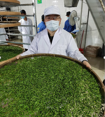 李國文 以產業扶貧聯動消費扶貧，用茶葉加工攻克深度貧困堡壘